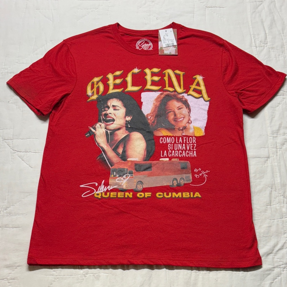 Official Selena “Queen of Cumbia” Como La Flor/La Carcacha Graphic Tee NWT Small